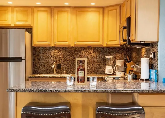Hale Ono Loa 114- Ground Floor Partial Ocean View Gem