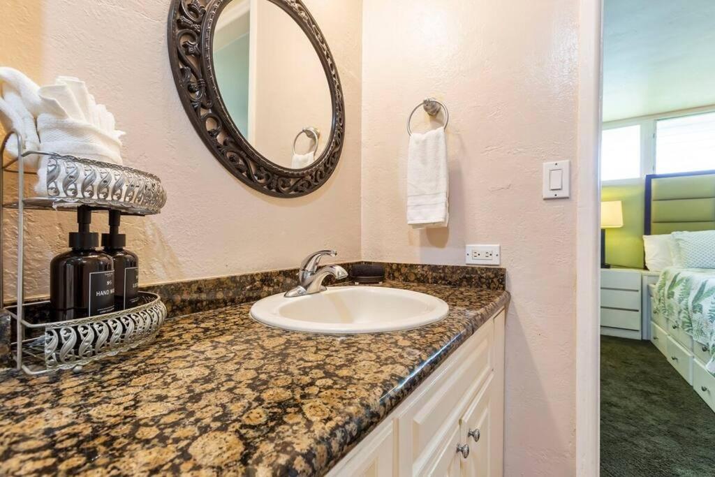Hale Ono Loa 114- Ground Floor Partial Ocean View Gem * Kahana